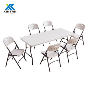Table rectangulaire pliante